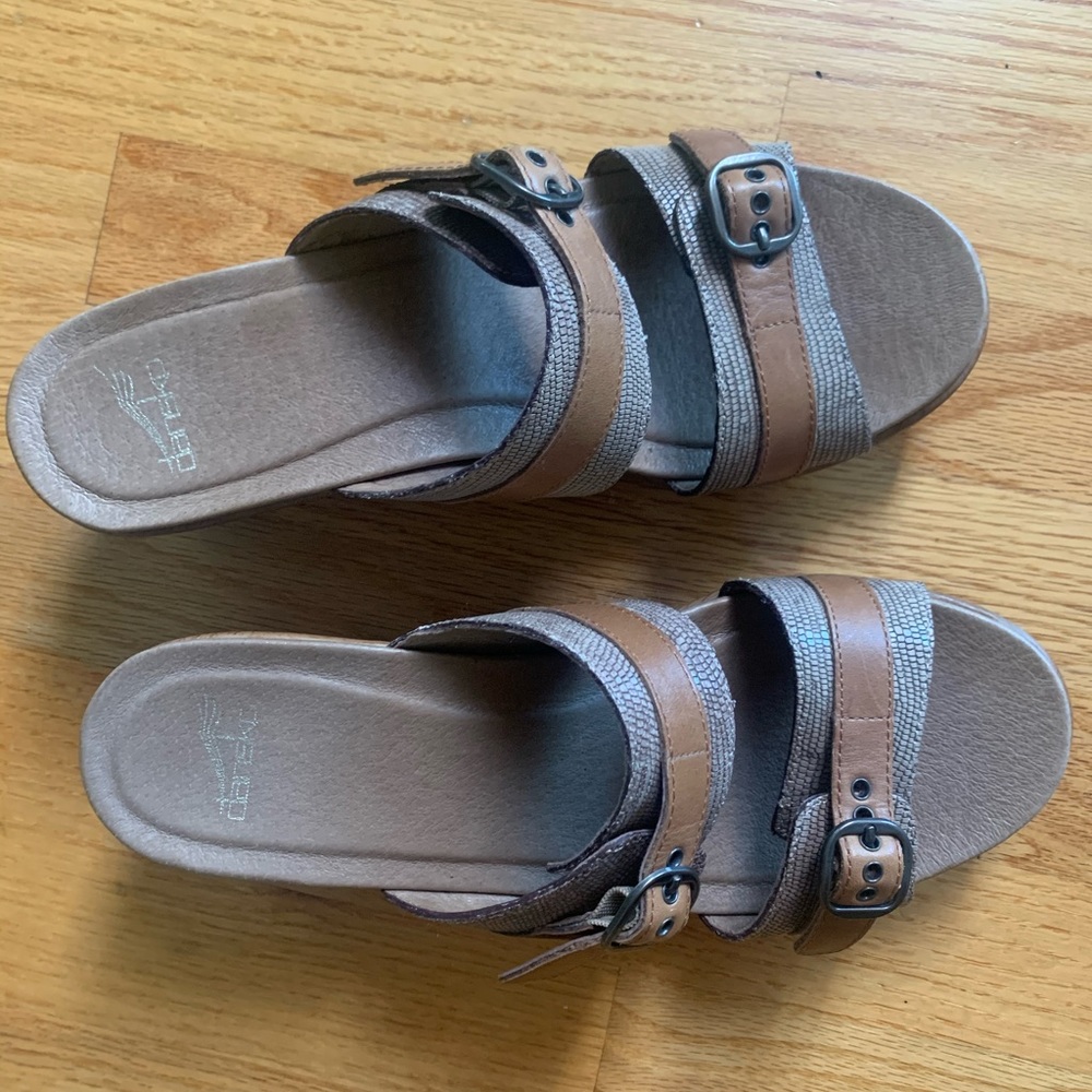 Dansko Clogs!! - image 2